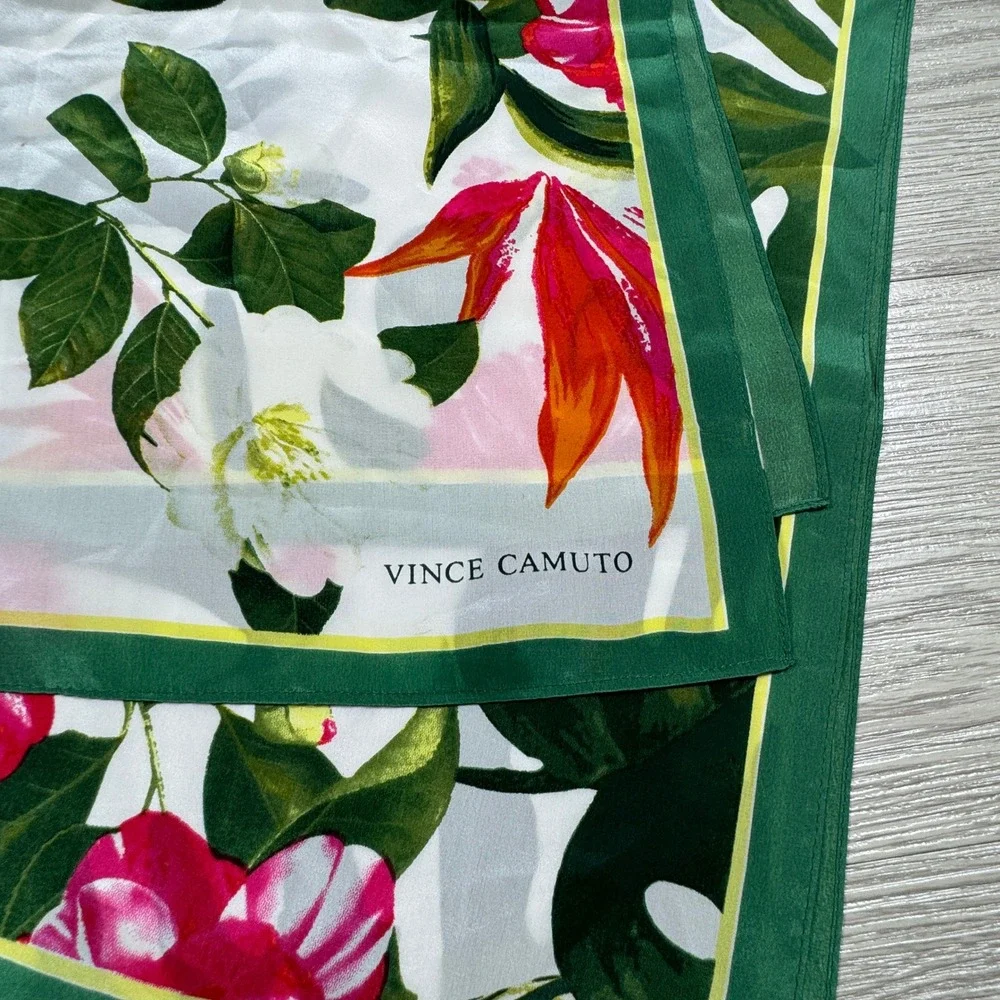 Vince Camuto Women Scarf‎ Square Tropical Floral Monstera Green White 34x34